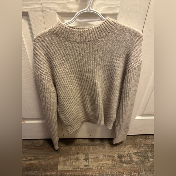 Knit sweater - Picture 1 of 1